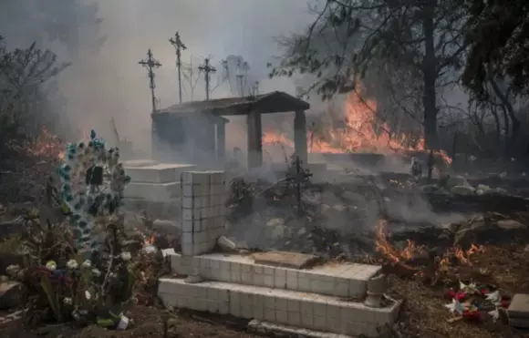 موجة حرائق بغابات المكسيك تودي بحياة 4 أشخاص