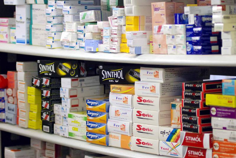 الحكومة أمام تحدي توفير الأدوية في السوق