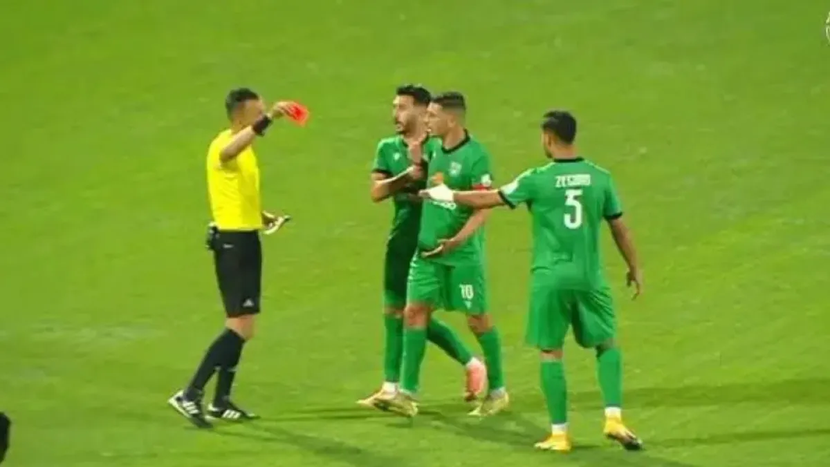 رغم تشديد العقوبات.. شتم الحكام يتفشى في البطولة الجزائرية