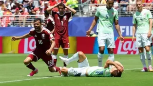 صورة: فرحة اللاعب ذو الأصول الجزائرية بوعلام خوخي