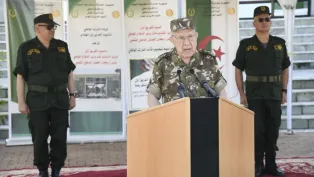 الوافد الجديد على رأس جهاز الدرك، اللواء علي سيدان (على اليسار)، الصورة: وزارة الدفاع الوطني.
