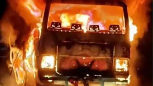 إحدى حافلات أنصار مولودية الجزائر التي أُحرقت في بن سرور. الصورة : من فايسبوك.