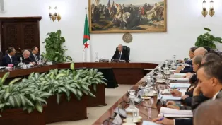 صورة: اجتماع سابق لمجلس الوزراء برئاسة رئيس الجمهورية عبد المجيد تبون (رئاسة الجمهورية)