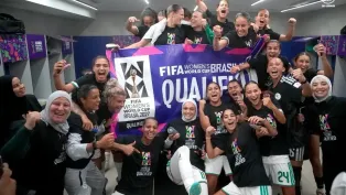 صورة من فرحة لاعبات المنتخب الوطني (الفاف)