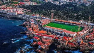 صورة: ملعب عمر حمادي ببولوغين