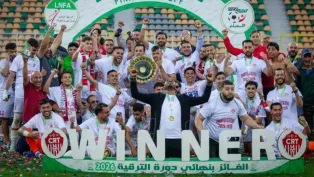 صورة: احتفالات شباب تموشنت بالتتويج بدورة "البلاي أوف"