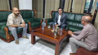 رئيس اتحاد الجزائر رفقة صحفي "الخبر".