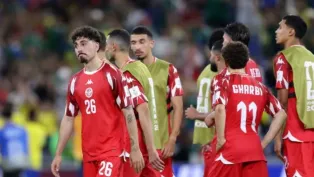 صورة: خيبة على وجوه لاعبي المنتخب التونسي بعد الهزيمة الثقيلة أمام السويد