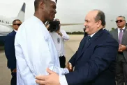 الوزير الأول، سيفي غريب (على اليمين) عند استقباله مؤخرا نظيره عبد الله، الصورة: مصالح الوزارة الأولى.