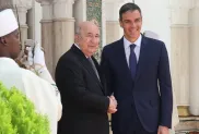 بيديرو سانشيز، رئيس الحكومة الإسباني (على اليمين)، أثناء استقباله من طرف رئيس الجمهورية، الصورة: رئاسة الجمهورية.