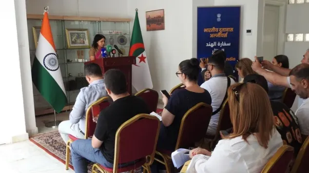 ص:سفارة الهند بالجزائر.