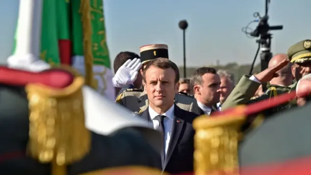 إمانويل ماكرون خلال زيارة سابقة إلى الجزائر. ص:ح.م