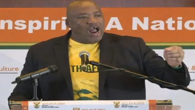 صورة: وزير الرياضة الجنوب إفريقي